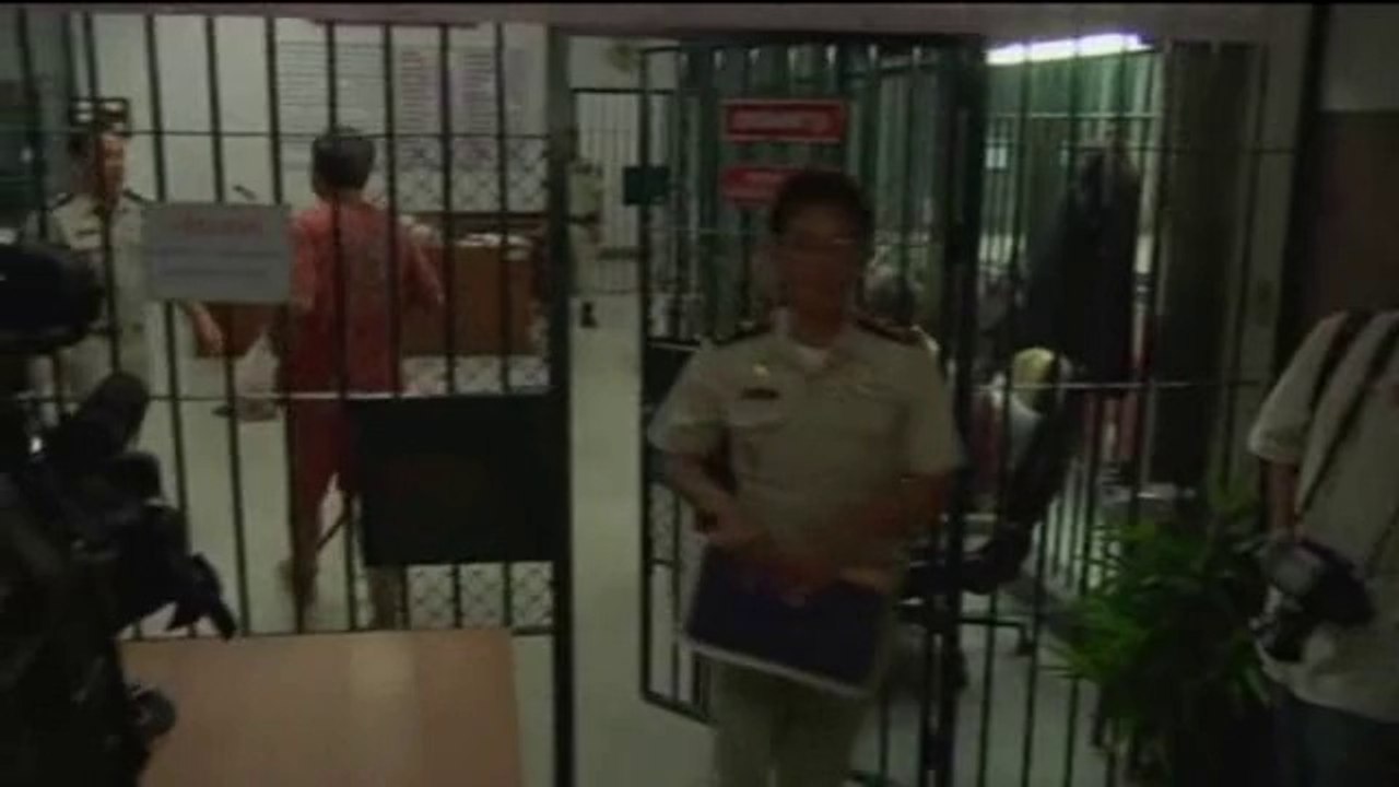 30 mois de prison pour crime de lèse-majesté