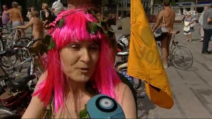 Des cyclistes nus dans les rues de Bruxelles!