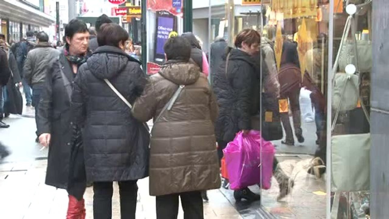 Soldes: c'est parti pour la chasse aux bonnes a...