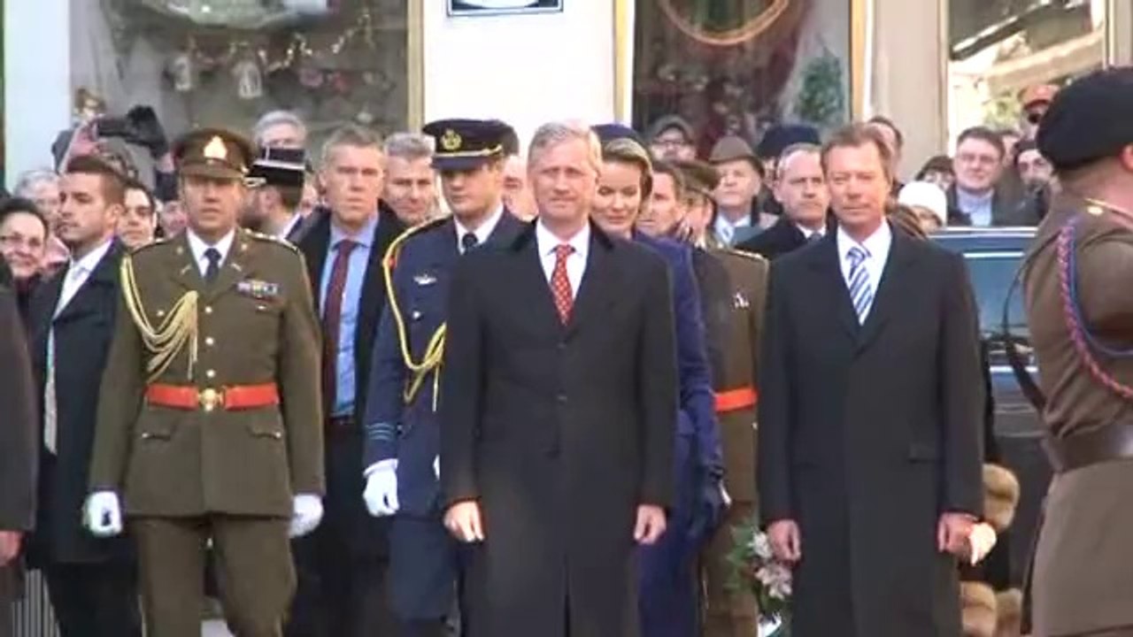 Le roi Philippe accueilli à Luxembourg par le grand-duc Henri