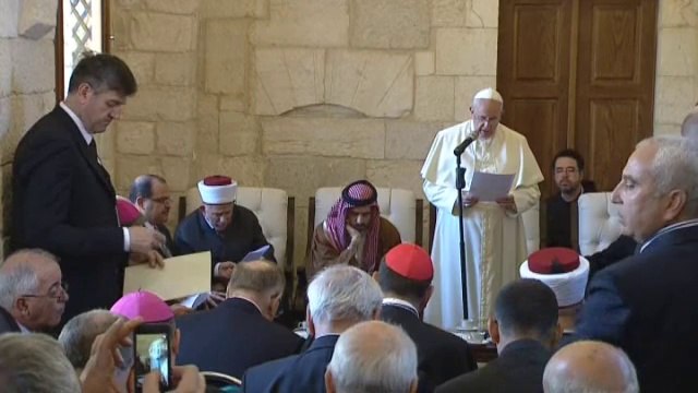 Le pape François appelle juifs et musulmans à travailler ensemble pour la paix