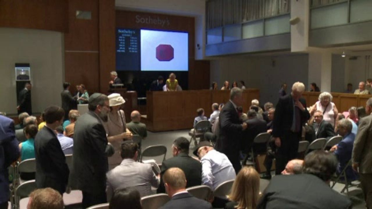 Voici le timbre le plus cher du monde!