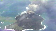 Une île apparue au sud de Tokyo grossit à vue d'oeil