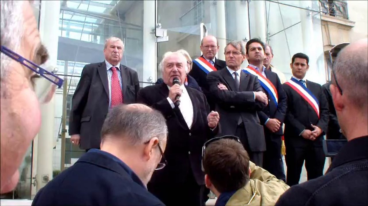 Rassemblement suite à l'annonce de la disparition des armées à Châlons