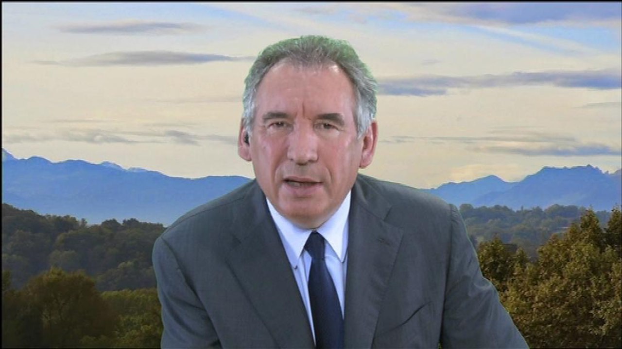 Bayrou: "J'apporte mon soutien à Alain Juppé"