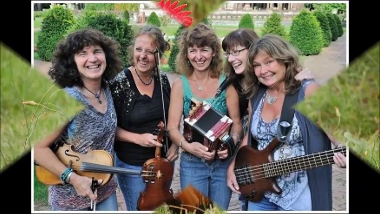 Sleepy Labeef: The roosters are crowing