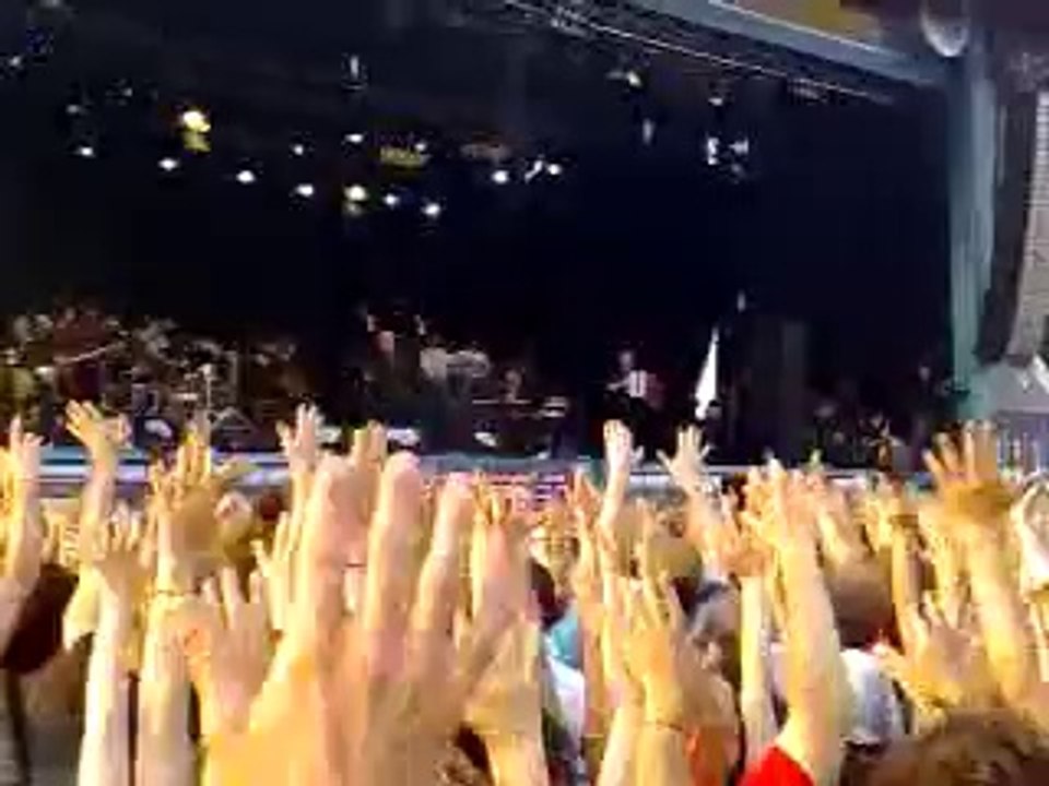 Arno: "Vive les moules!!!!" + "Les filles du bord de mer"@Couleur Café