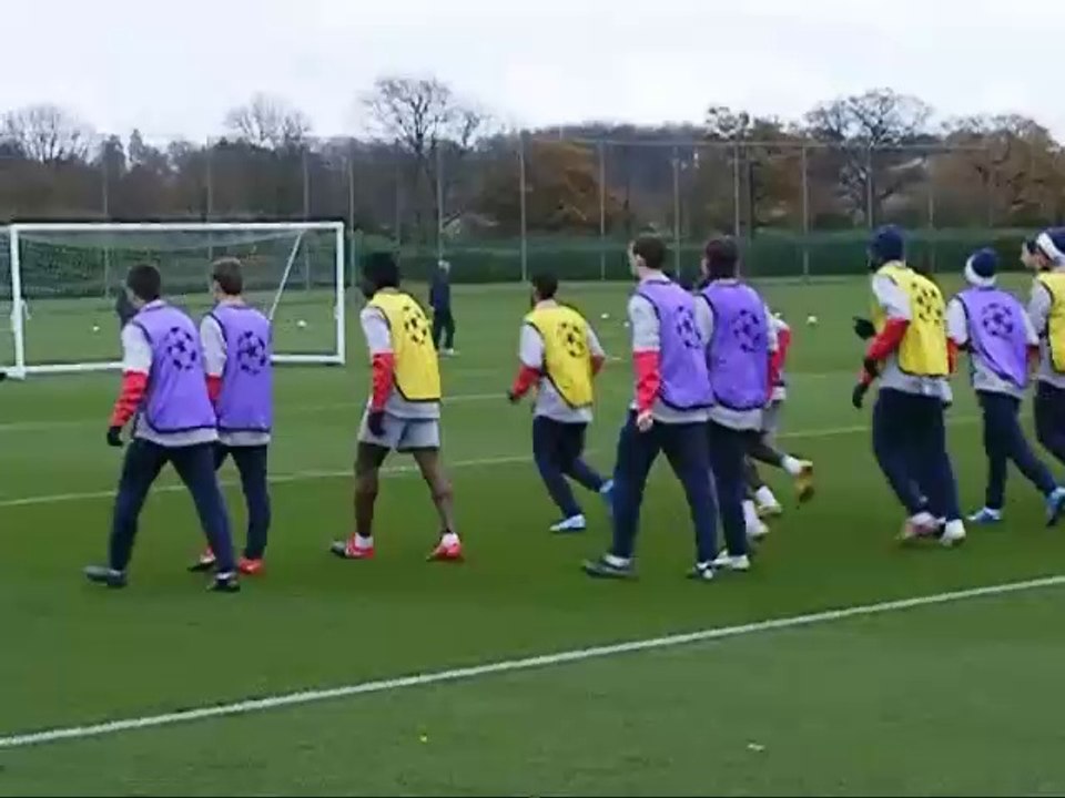 Arsenal - Standard: Entrainement des joueurs anglais
