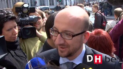 Démission du gouvernement: les réactions politiques