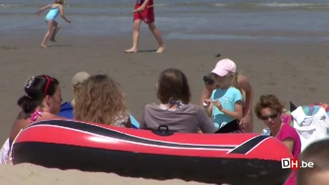 Sécurité à la plage: bracelets et repères pour les enfants