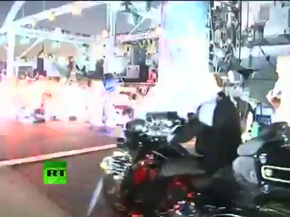 Vladimir Poutine n'a besoin de personne en Harley Davidson..