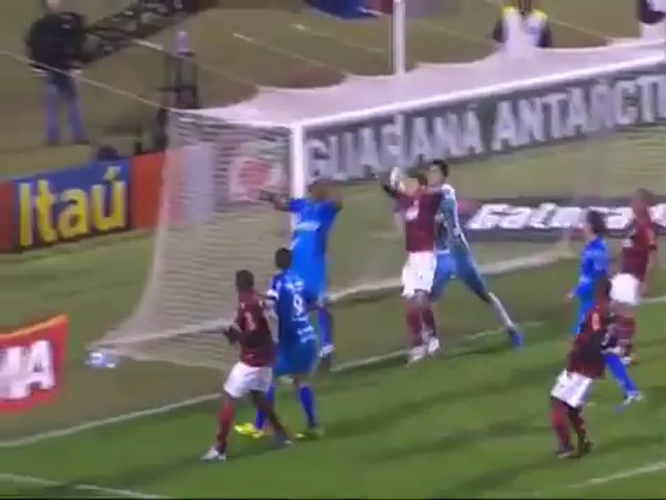 Corner rentrant de Ronaldinho !