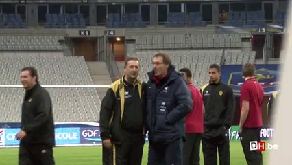Laurent Blanc vient saluer Georges Leekens au Stade de France