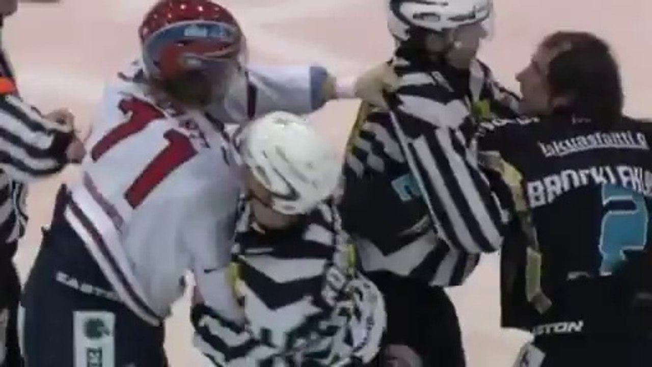 Bagarre générale - hockey sur glace (Finlande)
