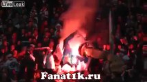 Les Fans du Spartak Moscou brandissent un tifo sexuel aux supporters du Zenit