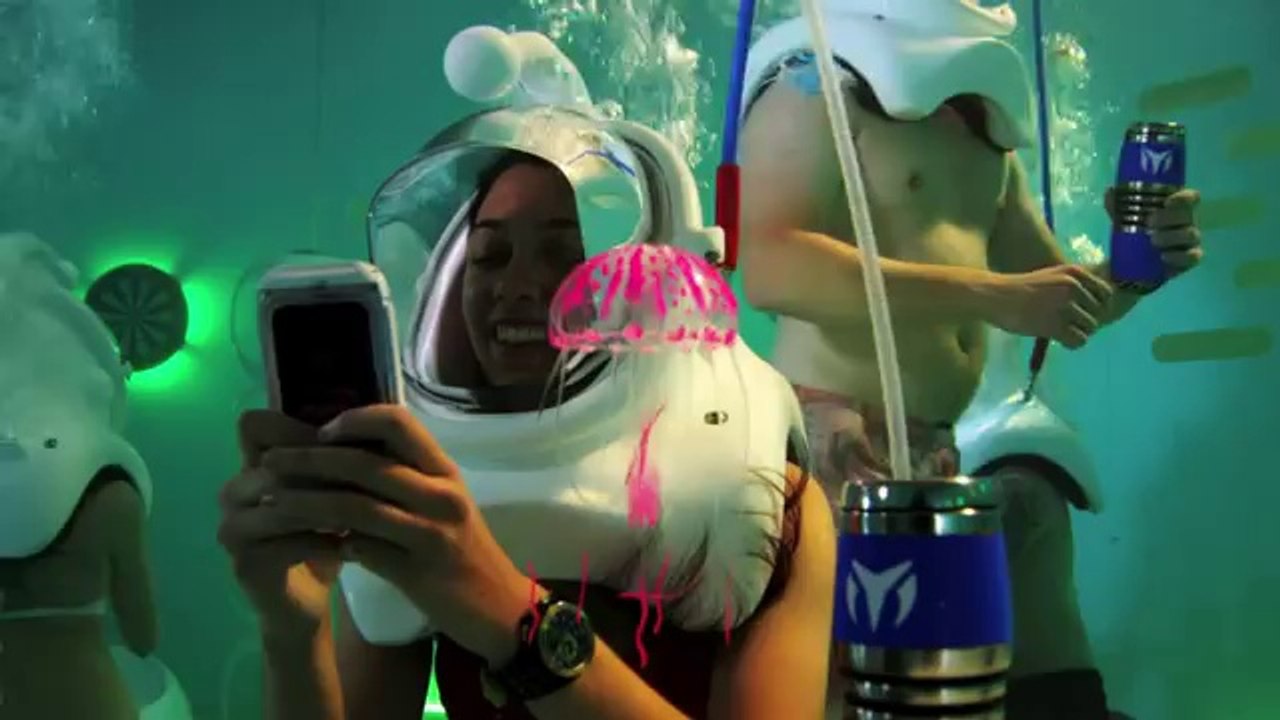 Une discothèque sous l'eau