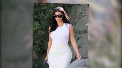 Kim Kardashian sieht schlank und elegant aus