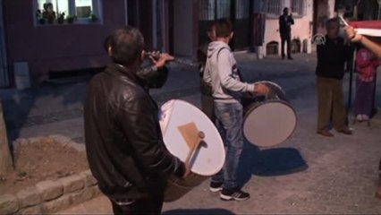 Çanakkale'de Bir Grup Işid'in Kobani'ye Yönelik Saldırılarını Protesto Etti