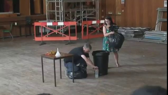 Une expérience spectaculaire avec de l'azote et des balles de ping-pong