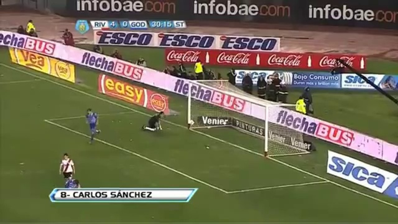 Ponzio marque un coup-franc des 40 mètres