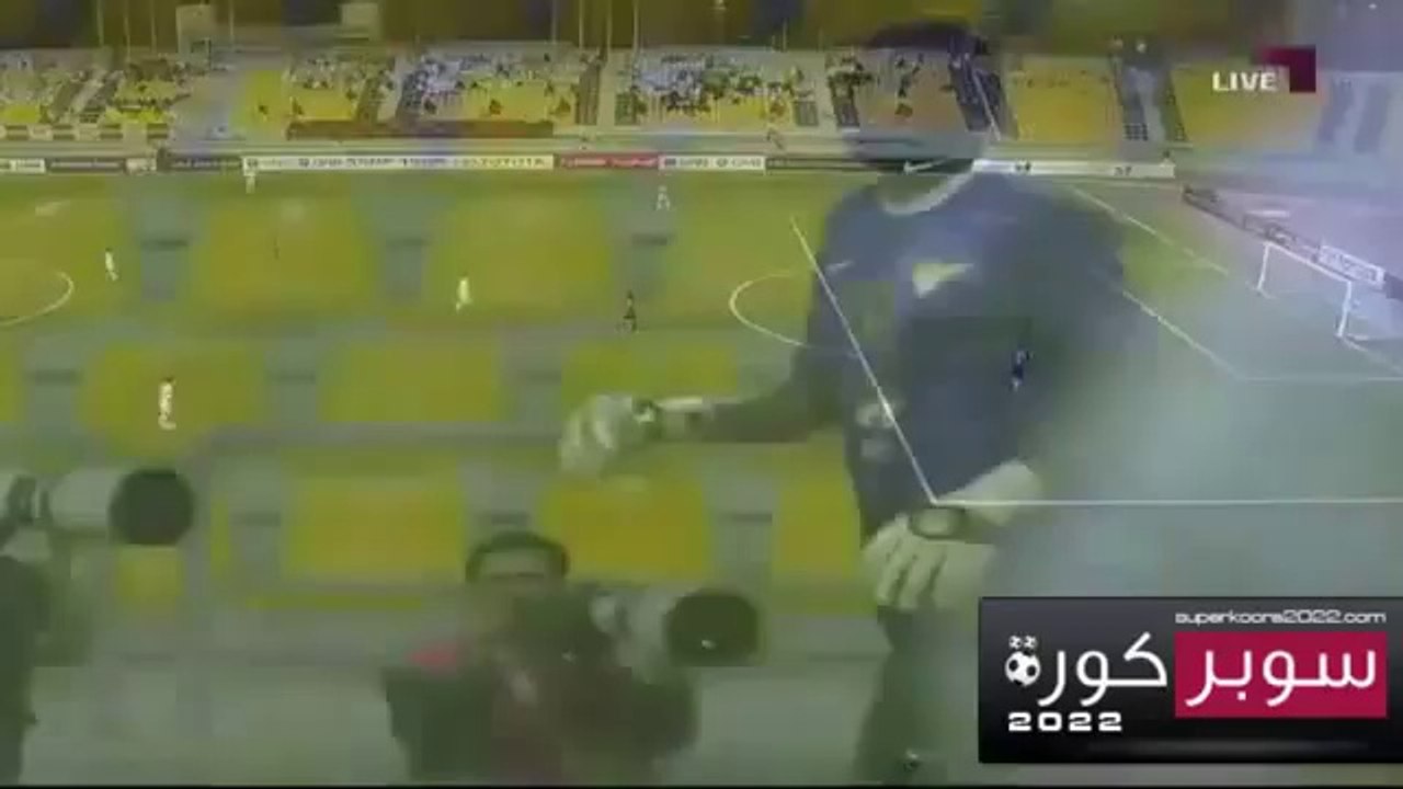 Le coup franc foireux d'un gardien qatari