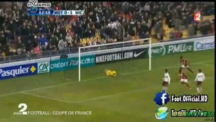 Il marque grâce à une magnifique aile de pigeon