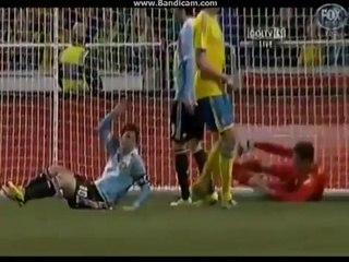Le superbe sauvetage d'Isaksson face à Messi