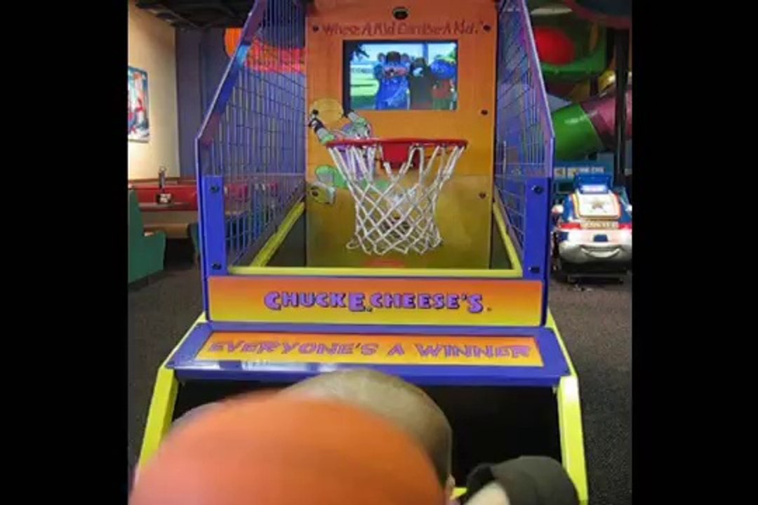 Titus, 2 ans, le Michael Jordan blanc