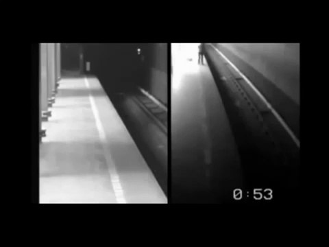 Une femme tombe sur les voies du métro