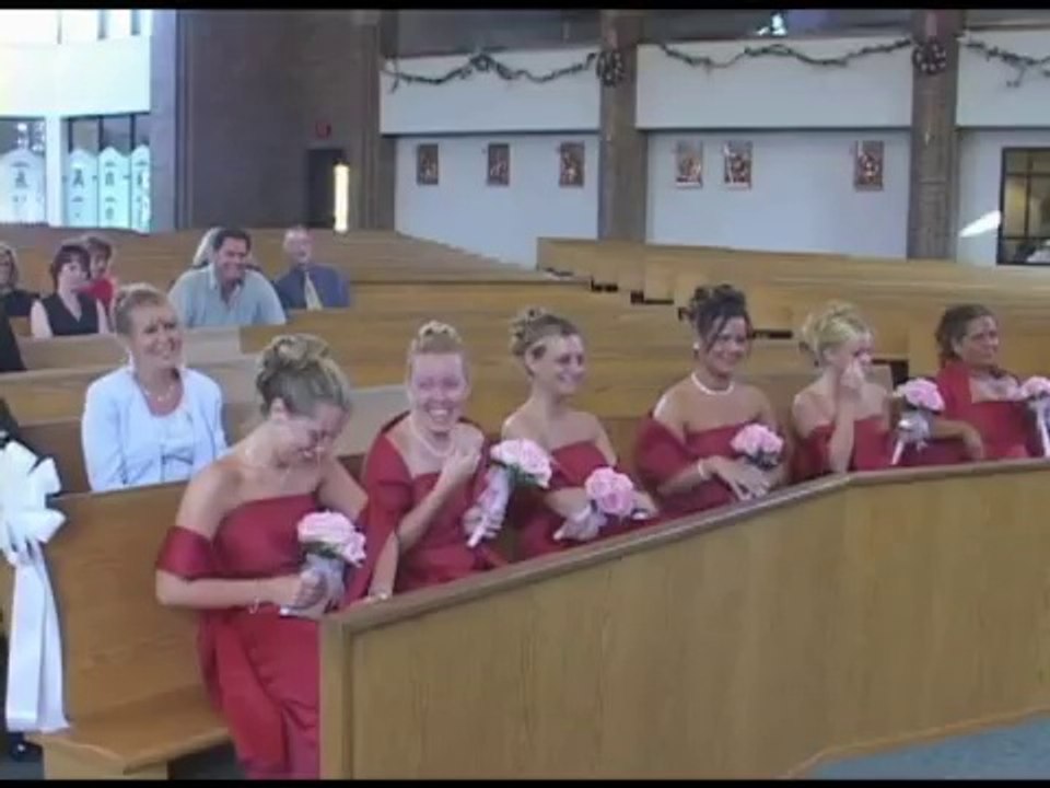 Mariage: il perd son pantalon devant l'autel