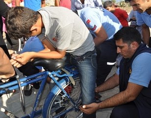 Kalçasına Batan Bisiklet Oturağıyla Hastaneye Kaldırıldı