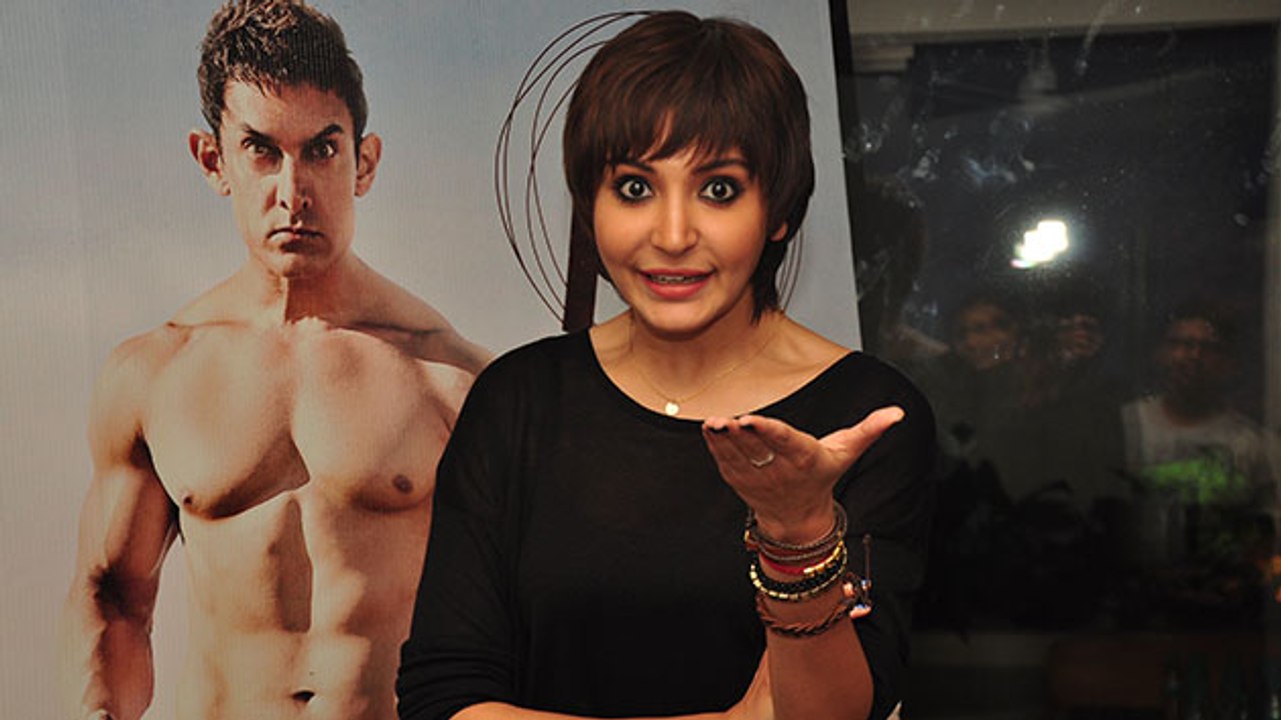 Anushka Sharma At The PK Poster Launch | Must Watch