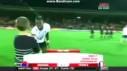 Ce gosse ne veut pas le cadeau de Pogba !