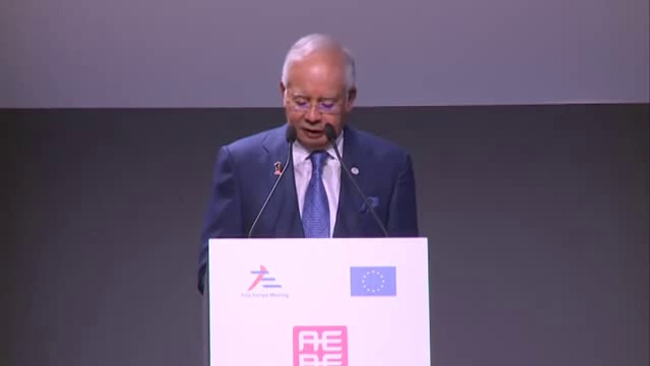 Milano - Sessione conclusiva all’Asia – Europe Business Forum (AEBF), prima parte (15.10.14)
