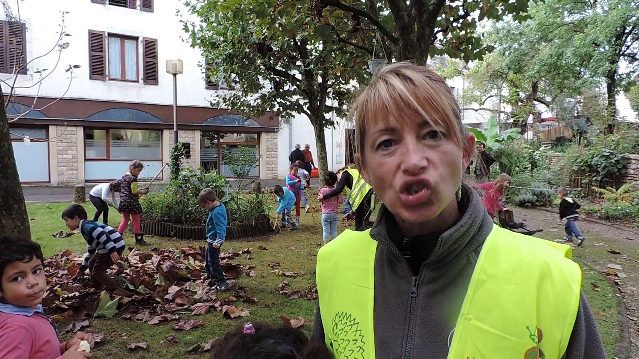 VESOUL : DES ECOLIERS DECOUVRENT LE JARDIN PEDAGOGIQUE