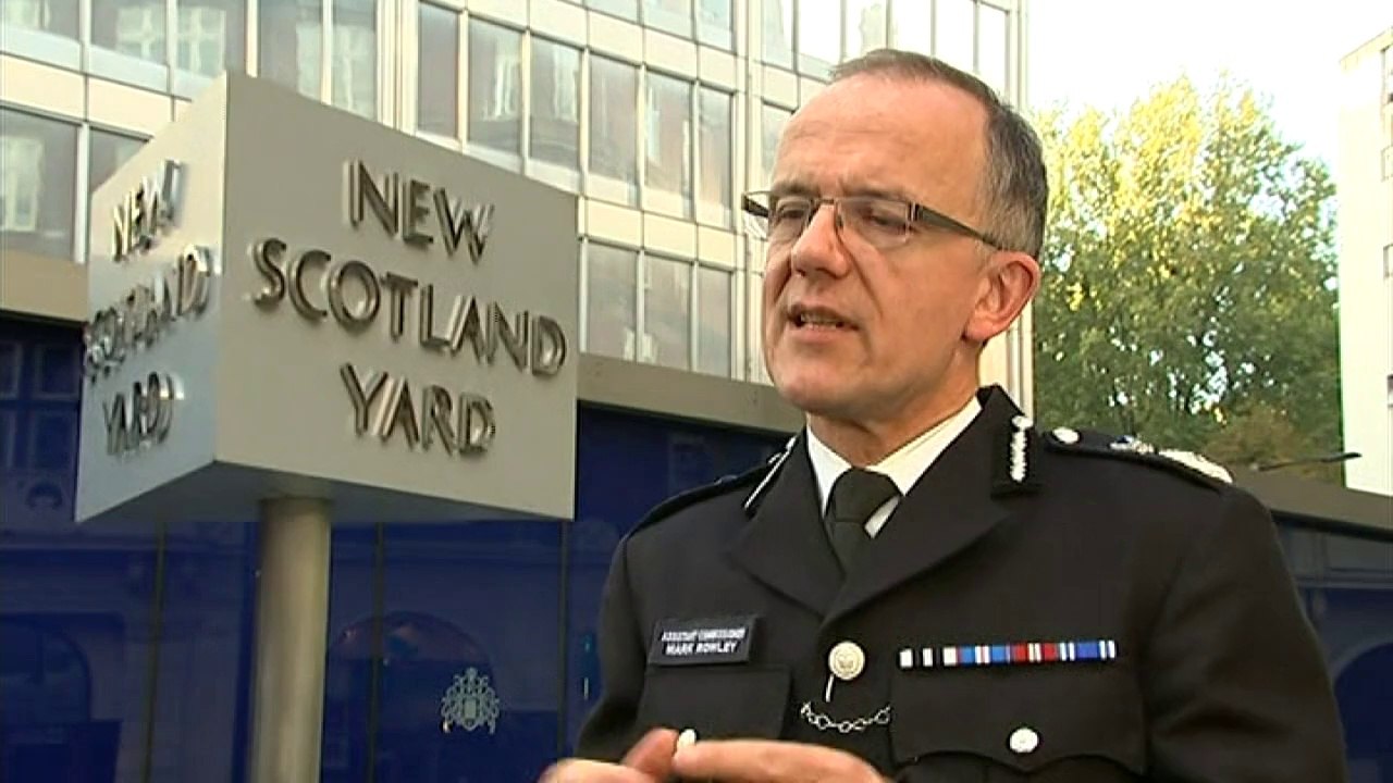 Police commissioner: tough war on terror