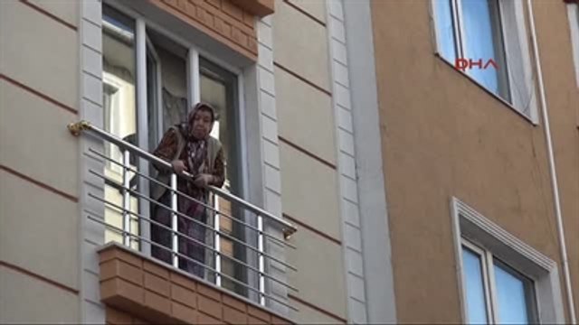 Çorlu Evinde Kilitli Kalan Yaşlı Kadını İtfaiye Kurtardı