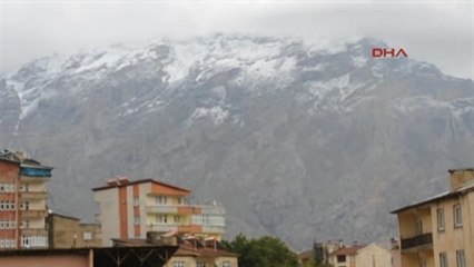 Hakkari'de Sümbül Dağı'na Kar Yağdı