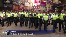 Polícia remove acampamento de manifestantes em Hong Kong
