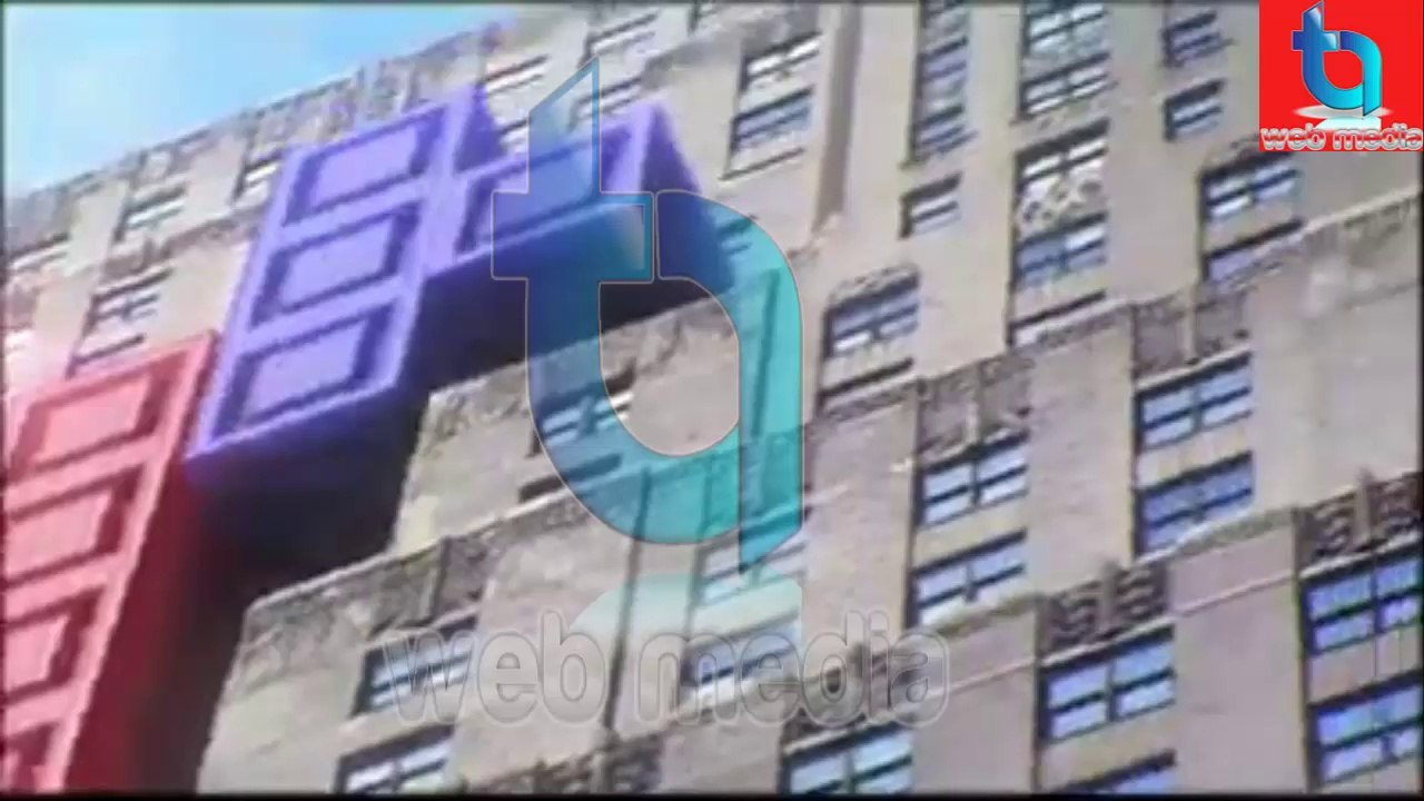 Old school video games attacking New York. The Donkey Kong part was amazing.