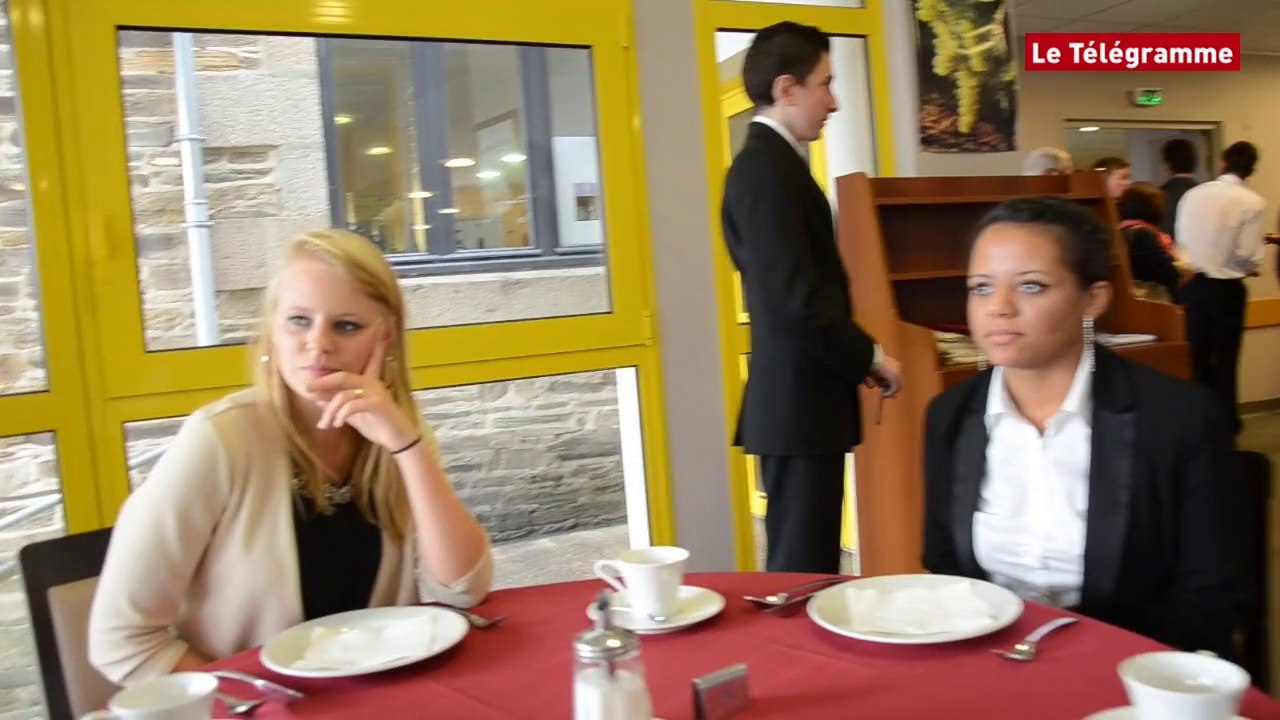 Lannion : un "afternoon tea" in english au lycée Saint Joseph Bossuet