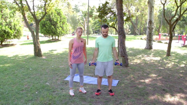 Omuz ve Kol Kaslarını Çalıştırmak için Biceps Arnold Press - Her Yerde Spor