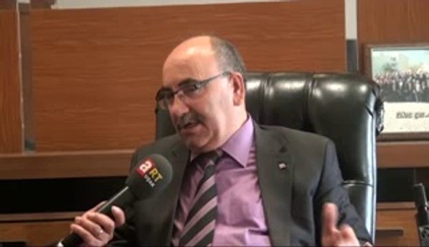 UŞAK BARO BAŞKANI AV. BAKİ KANTAR YENİ YAPILAN ADLİYE BİNASI ÖNÜNDEKİ ALANIN EMNİYET MÜDÜRLÜĞÜ HİZMET BİNASI OLARAK TAHSİS EDİLMESİNİN BÖLGEDE YIĞILMALARA NEDEN OLACAĞINI SÖYLEDİ. DEVLET HASTANESİ EK BİNASININDA BURAYA YAPILACAĞINI BELİRTEN BARO BAŞKANI B