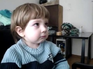 Çocuğunu ağlatan baba ve iyi kalpli babaanne