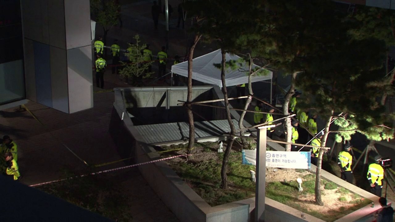 At least 16 killed in vent collapse at S. Korea pop concert