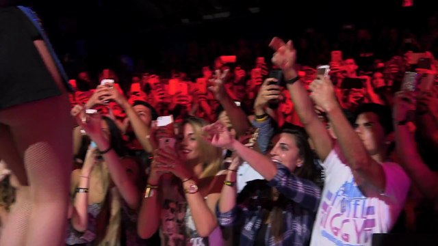 Iggy Azalea - Murda Bizness (Vevo Certified SuperFanFest) presented by Honda Stage