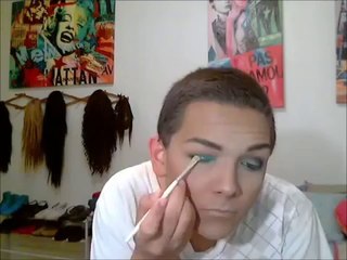 Bir Erkeğin Makyajla Fingirdek Afete Dönüşmesi