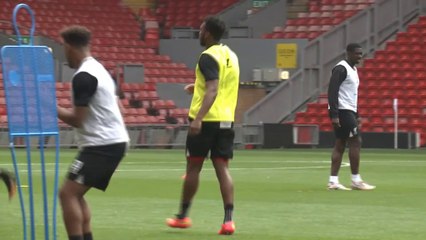 Sturridge, baja por cuatro semanas