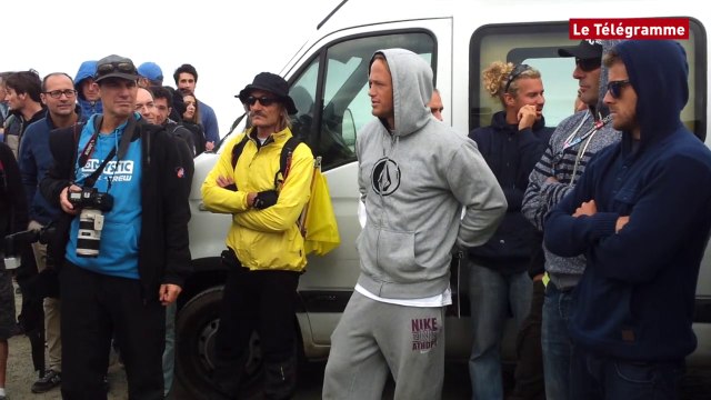 La Torche 2014. Briefing et autographes en attendant le vent