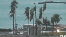 Hurricane Gonzalo hits Bermuda, power out for thousands